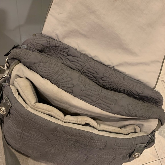 Petunia Pickle Bottom Diaper Bag - Picture 3 of 6